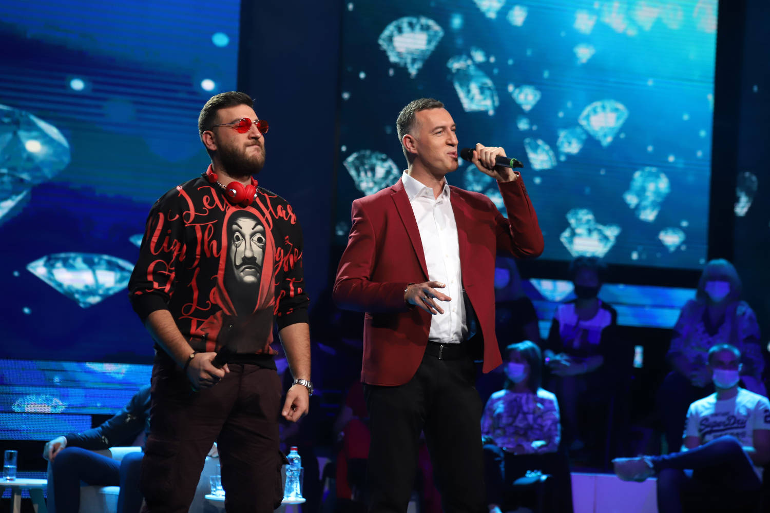 Pevao joj na punoletstvu, a danas su u braku: Ljubavna priča zvezde Granda sa 14 godina mlađom suprugom 5 bef4c81b7d84e567a6b10567592399b3e7c0405d