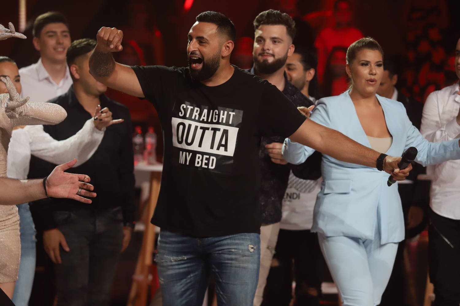 "ZA SVE MOJE CIGANE ŠIROM SVETA", Selim Selimović ODUVAO HIT Zvonka Demirovića (VIDEO) 2 bfc3830dd3f2814ec216b1b1391792dc7981f211