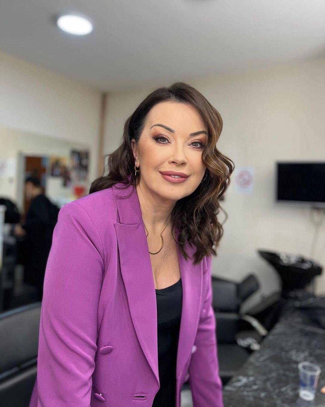OVO NE UME SVAKO DA IZNESE: Frizure Dragane Katić koje OSTAVLJAJU BEZ DAHA (FOTO) 4 bfee23c1b9fec2a8debf4b8df993f37c3b38e42d