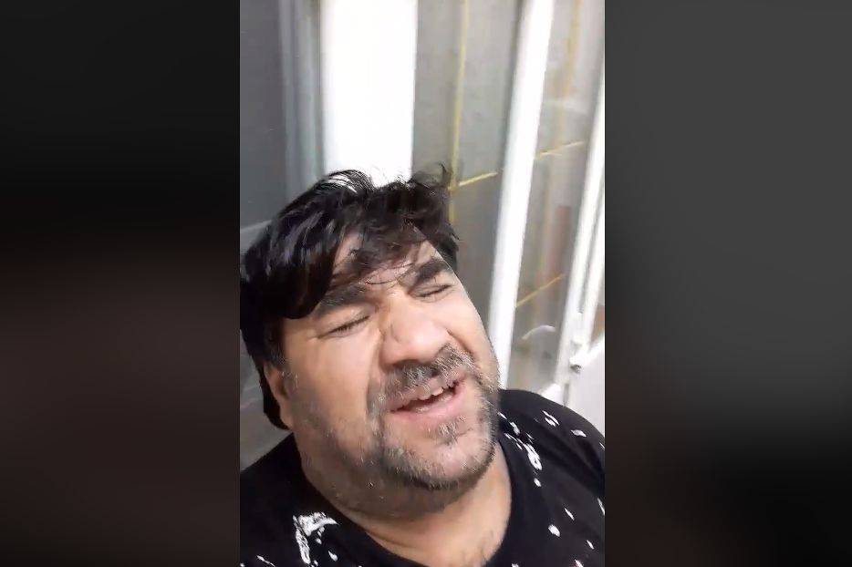 KO ZNA, ZNA Bejhan Ramov pozdravio fanove, pa POKIDAO Šerifov hit (VIDEO) 2 c08f03d653ece5365eb30bc1788b2927ca42fc37