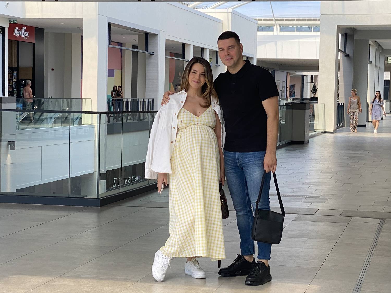 PRVA ŠETNJA: Ivana Pavković i Petar Mitić IZVELI BLIZANCE, stariji brat imao NAJSLAĐI ZADATAK (FOTO) 2 c2f52ae4a6c8341e74e8e48996fc9b674af5d658