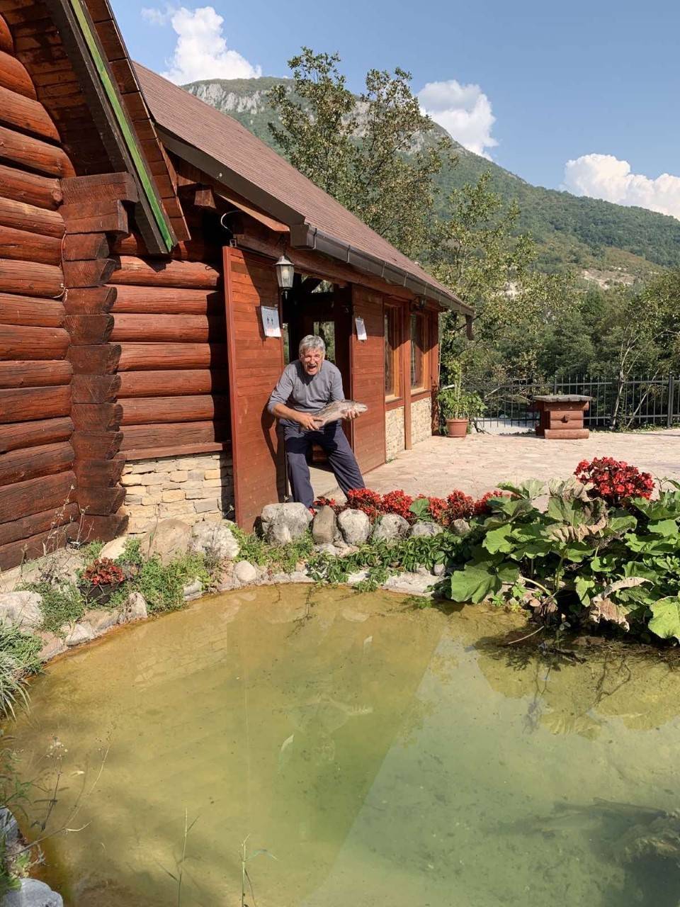 Kad nije u žiriju Bosanac uživa na Neretvi: Pogledajte šta je upecao (FOTO) 2 c35371e0ad07f416089e87485214661cbf7c2fb9