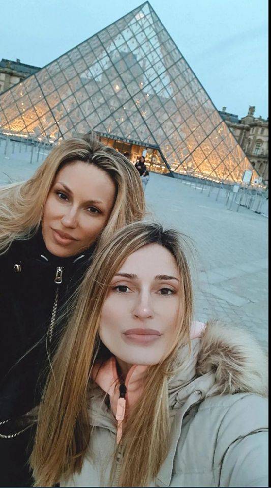 KAKAV GEST! Rada Manojlović otputovala u Pariz, pa sestri priredila IZNENAĐENJE ZA PAMĆENJE (FOTO) 2 c416082772b8570aac308f00d315f7cfcff43944