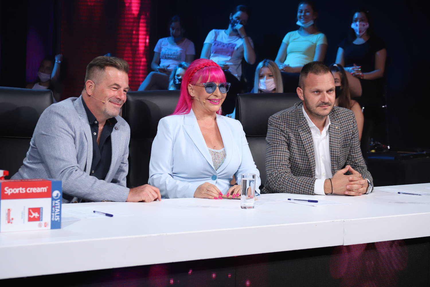 VATRENO KRŠTENJE: Zorica stavila takmičara na muke, a zbog Žike svi plakali od smeha (VIDEO) 3 c41625e7885f74b34eb7efe1b9971d3ee9cd7580