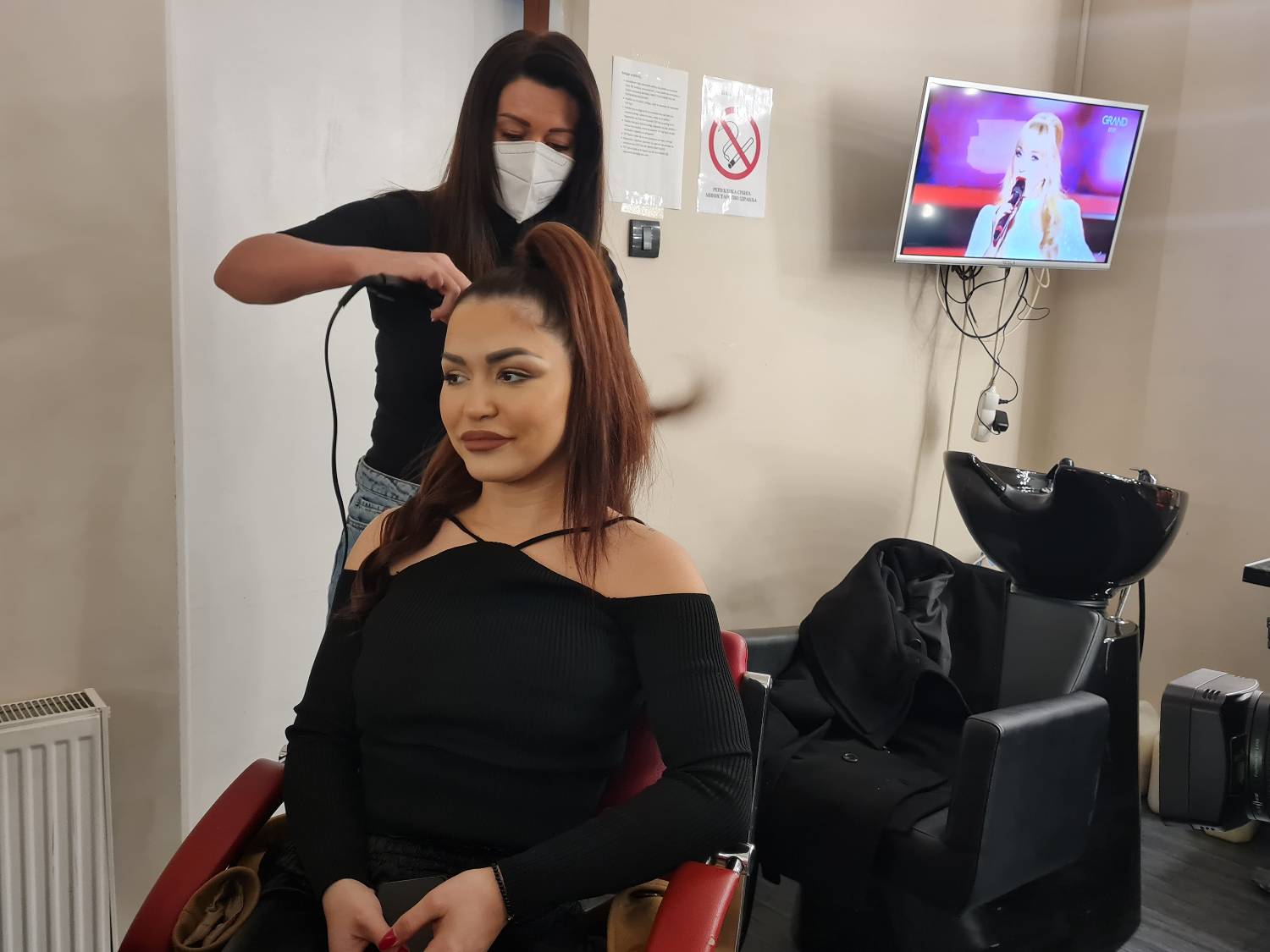 Aleksandra Mladenović: "Navikla sam da mi rade o glavi" 2 c5c7c4368326e905835bc6a5d194dfdd1c2b2124