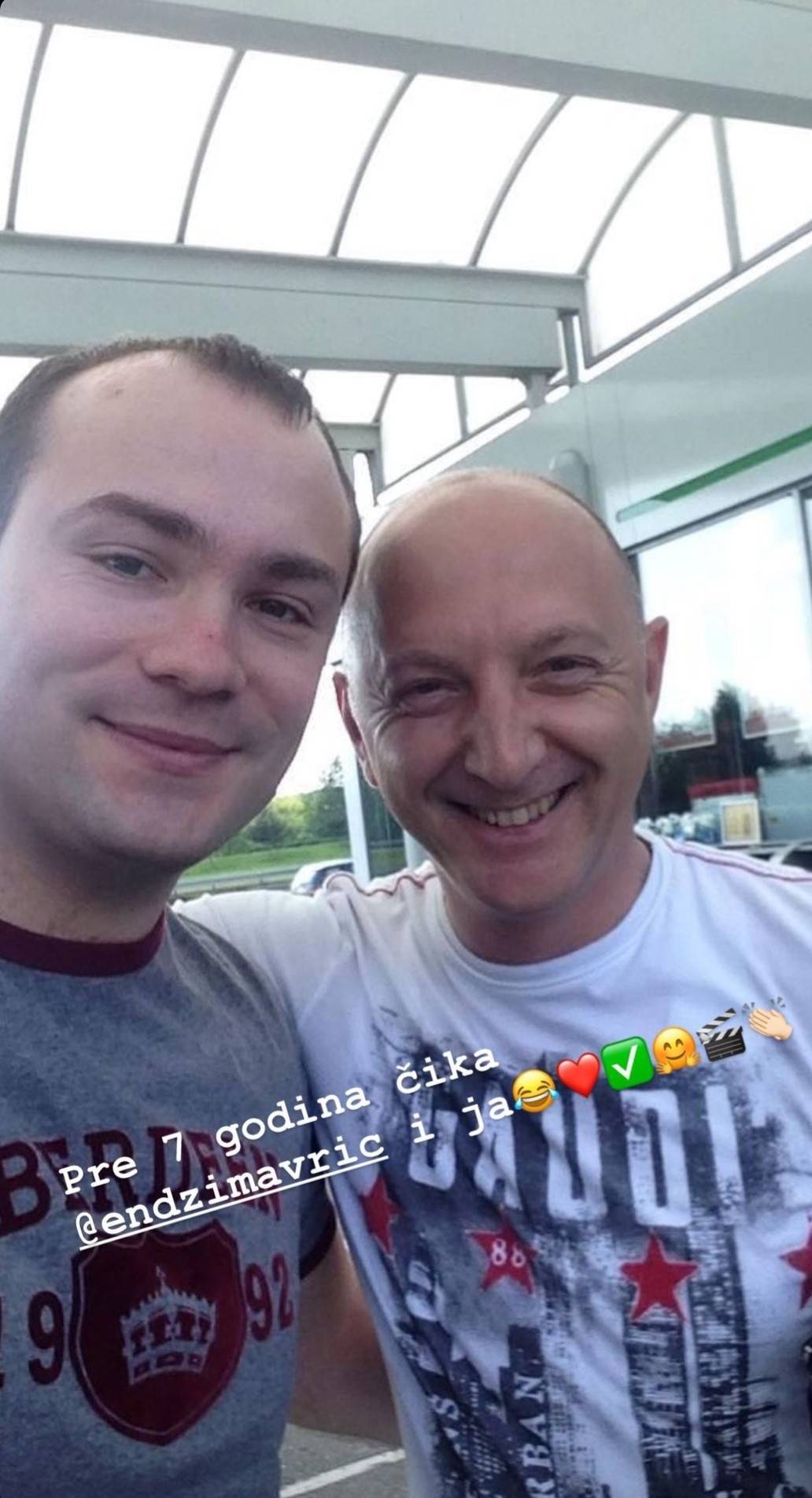 Sofra objavio sliku sa kolegom staru 7 godina! Da li biste ih PREPOZNALI ? (FOTO) 2 c785e974f6b2224d59cbdedb2b47cdd4c7496544