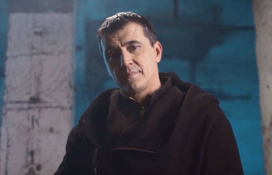 Marko Bulat IZNERVIRAN: "VUČETE ME ZA JEZIK, zovite moju suprugu, neka vam ona priča O HAPŠENJU" (VIDEO) 2 c8e63120d13d76f78b9b056b0e9e193ad20aa123