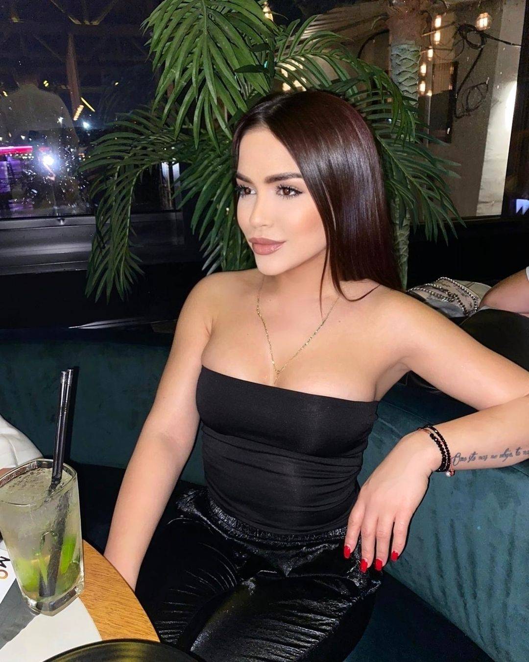 Aleksandra Mladenović otkrila svoju drugu stranu: Uz OVU PESMU PROLILA JE MORE SUZA 2 c8fc4481a3f28a7619023c39eec856a2c2fd8686