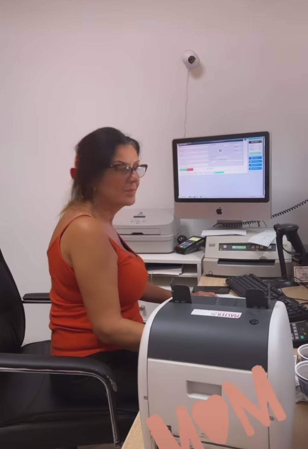 KONAČNO POKAZALA NA KOGA JE NASLEDILA LEPOTU: Pevačicina mama IZNENADILA SVE! (FOTO) 3 c9403409458a956096d23346415295facdd9e728