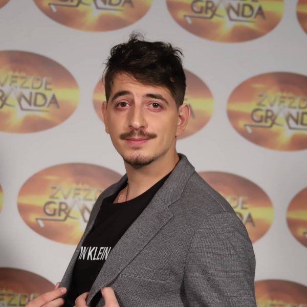 Stefan Tomić 1 cdb043f3a8a537a32f54d77a92046d4cecd8279e
