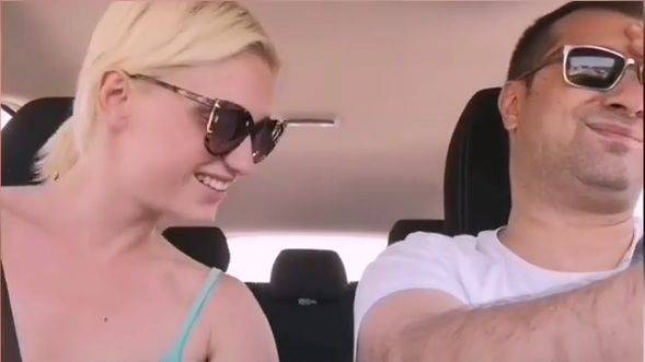 SVADBARSKI HIT u izvedbi mlade glumice! "Ti nisi normalna! Dobiću moždani udar" (VIDEO) 2 ceaf2c47fd4b931560c9d9b8c90e82a9f005252c