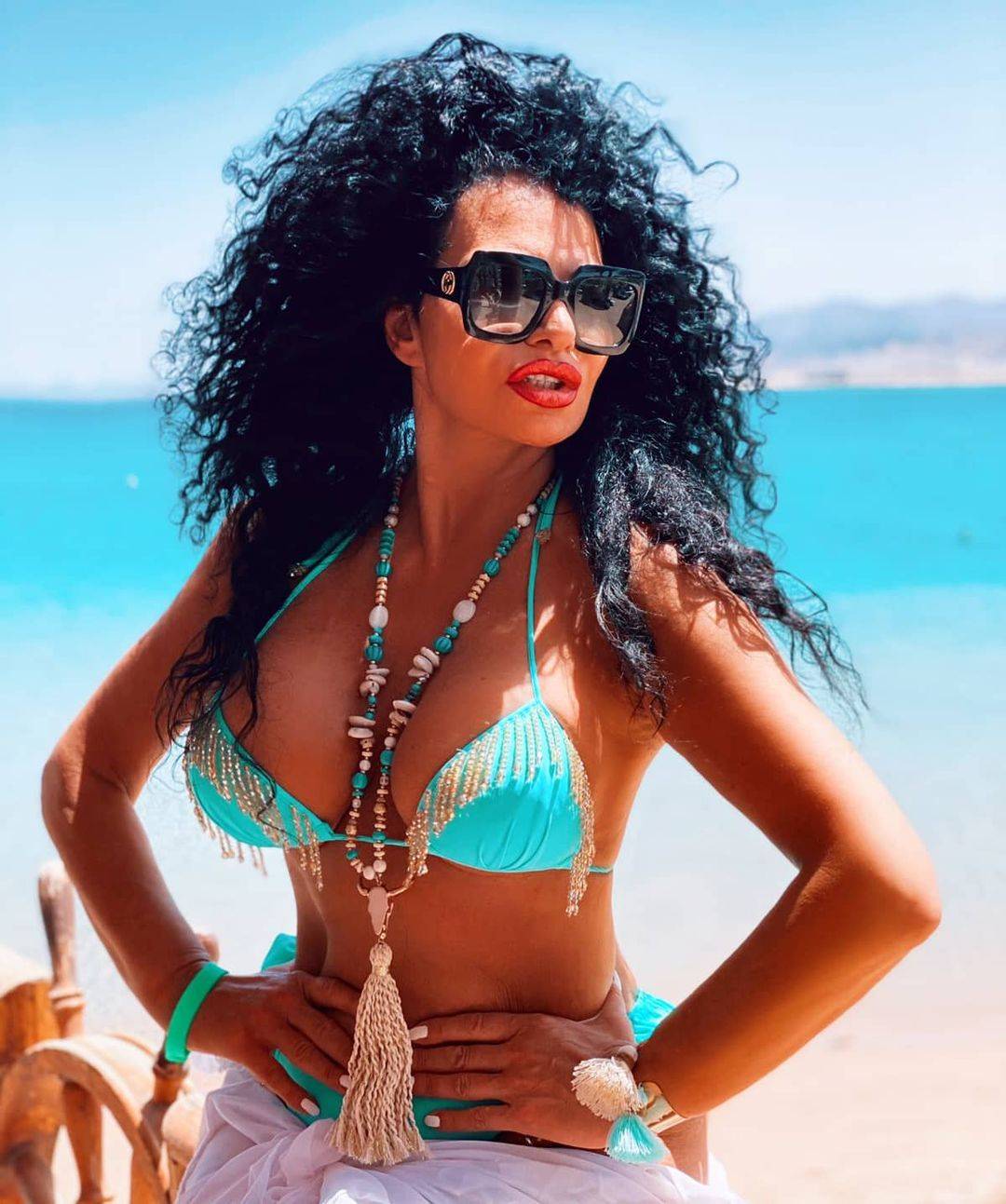 OPET USIJALA INSTAGRAM: Glumica pozirala u bikiniju, svi se pitaju U ČEMU JE TAJNA? (FOTO) 2 cfe2982e32cc9f847039dd3eaff1876efb661d71