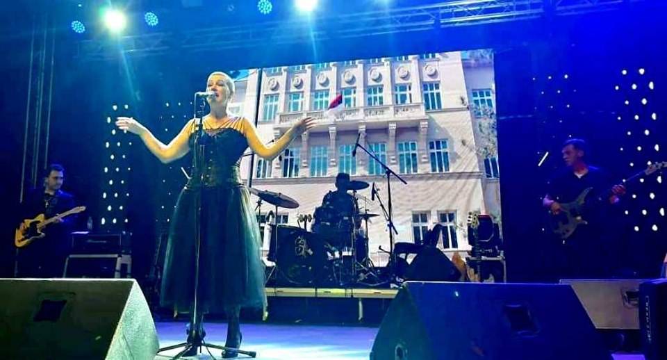 KAKVA NOĆ BIljana i Danijela raspametile Vranjance (VIDEO) 2 d0bb4ba230917a7cbf2b0adb603fb508c2e8c1af