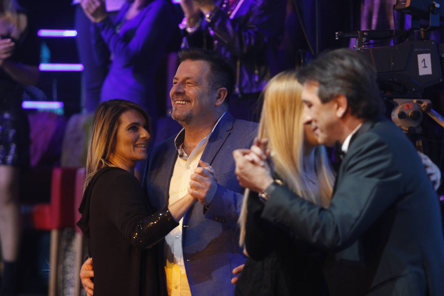 FANTASTIČAN DUEL: Jedna oduševila Jelenu Kostov, druga naterala Mareta da nakon 30 godina ponovo ZAPLEŠE (FOTO) 4 d1c61596f4746d6633fe9a24f96aced3bf20e013