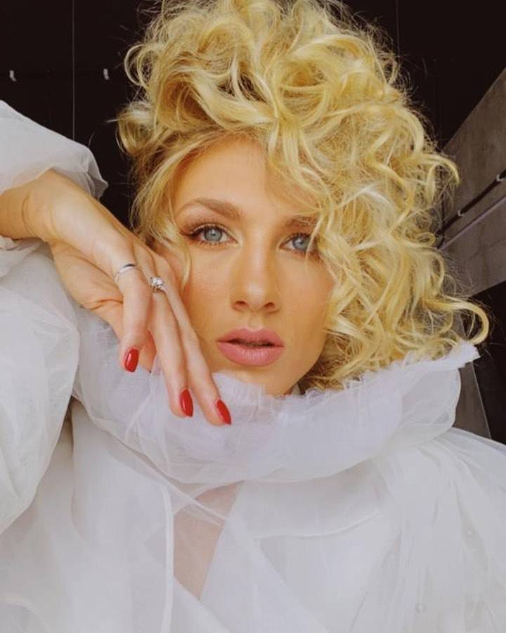 PREKINULA ODMOR! Nevena Božović se vratila u Srbiju nikad UZBUĐENIJA zbog onoga što je čeka! (FOTO) 3 d4f68476e4fa25cedcc2f36c611a373ce13d19b9