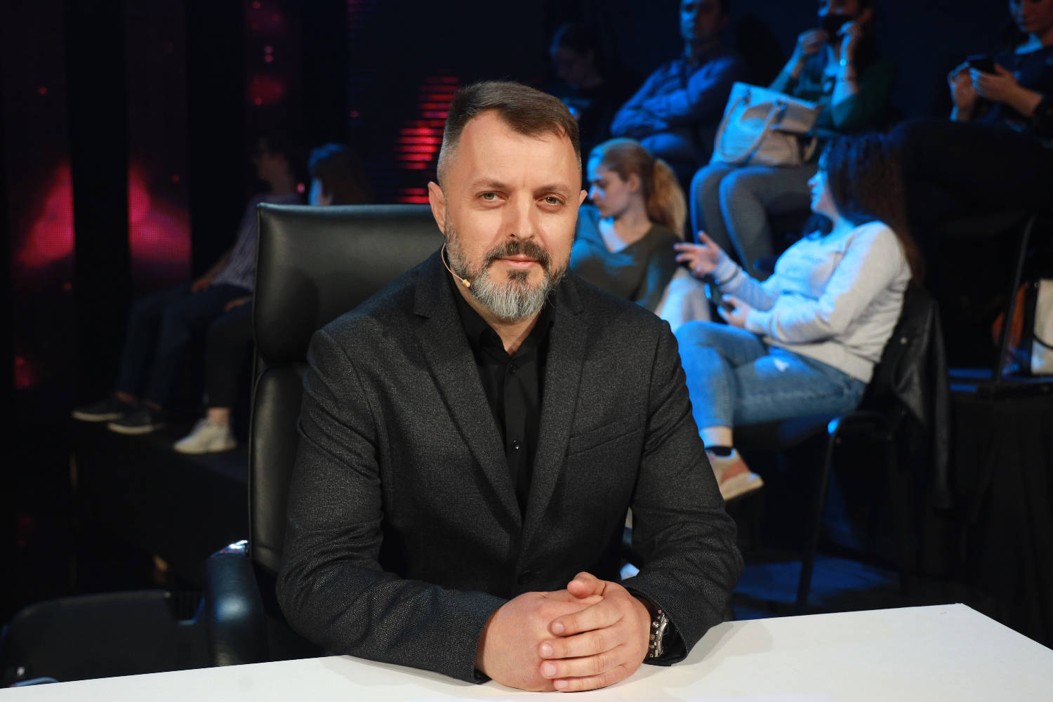 Ovo je supruga Nenada Manojlovića koja izgleda kao milion dolara: Nikada je ne viđamo u javnosti, a rodila mu je i ćerku FOTO 5 d574480f9fe0d068abf78439dc11564379311166