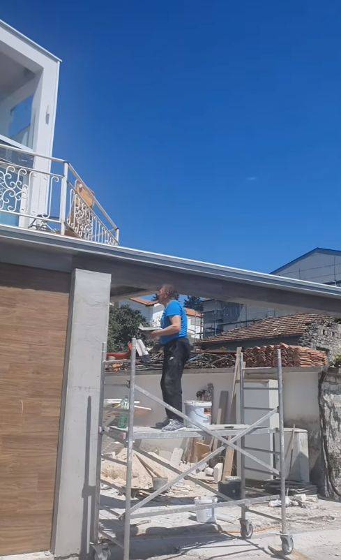 Miloš Bojanić ZASUKAO RUKAVE, sprema letnju sezonu na primorju: "BIĆE OVO NAJLEPŠA KUĆA U ZALIVU" (VIDEO 3 d6c9e4475d17fe0f4188a52ca97ed8cee07f8e1a