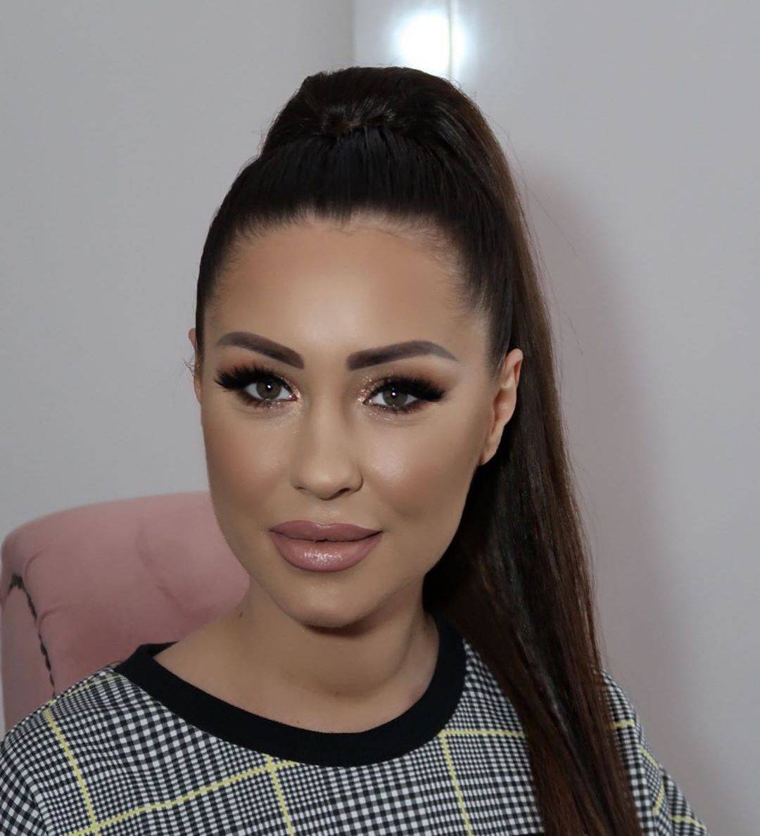 Samo OŠTRO! ALEKSANDRA BURSAĆ odbrusila pratiocima zbog priča o OPERACIJAMA! 4 d8d931a0cc83e4d32559d33846ae956fa6bf3ba8
