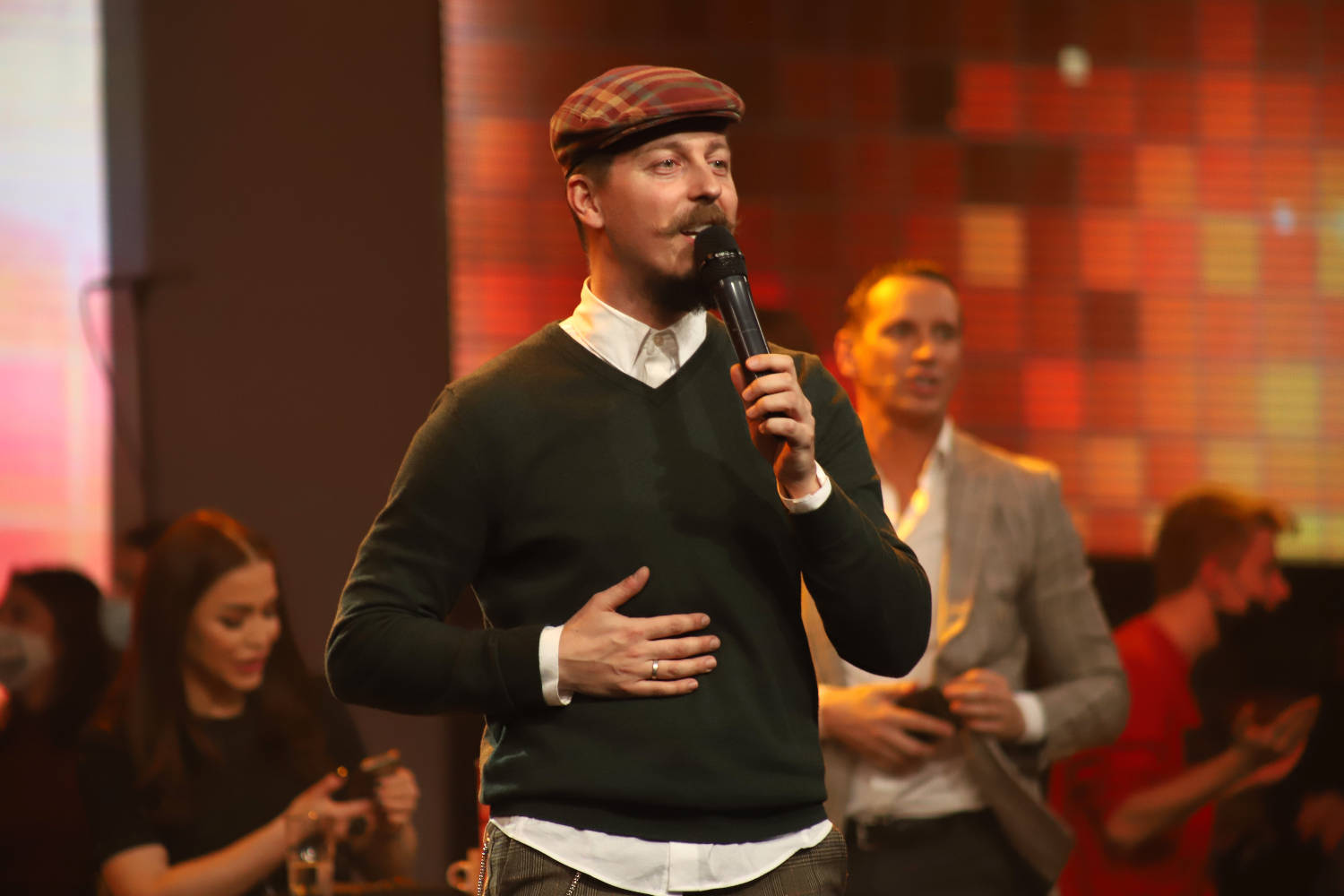Prva objava Dinče nakon rođenja sina, pevač preplavljen emocijama: "Velika su dela tvoja Gospode" FOTO 5 d9612daa151a7974f70d55c263511257ec70d16f