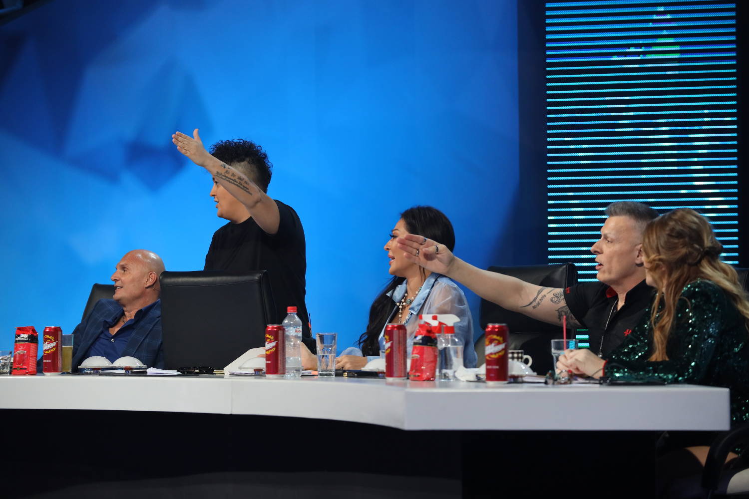 OVO NIJE OČEKIVALA Bekuta se POBUNILA zbog koleginice: "Ona MINIRA moje kandidate" 7 d9cd25ac3f65dbf28dfe62b9d7f5c087eb7ec74a