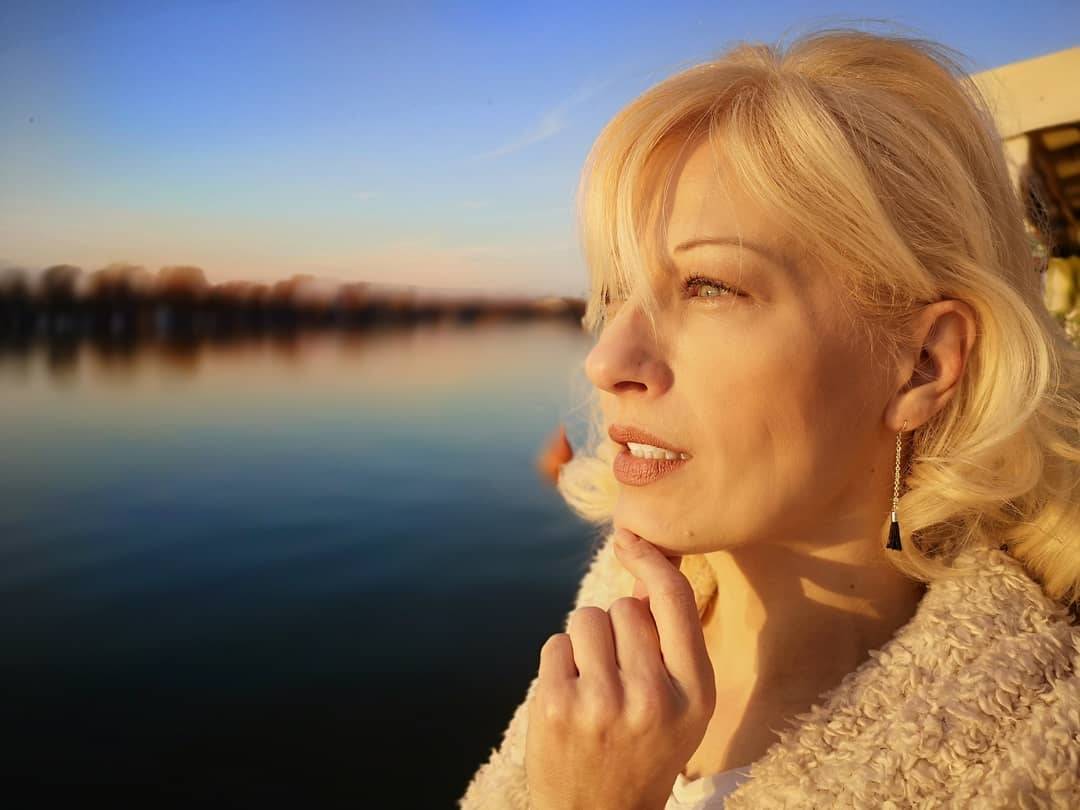 Suzana Perović progovorila o tome da li ju je LEPA LUKIĆ UHVATILA U PRELJUBI sa svojim tadašnjim mužem! 2 da96621b632e02f07f0c1249022a3fda4b83d226