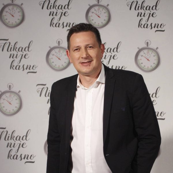 Dejan Radovanović 1 dad2f7e5ca6f0c82ea394bac20972854419ff3df