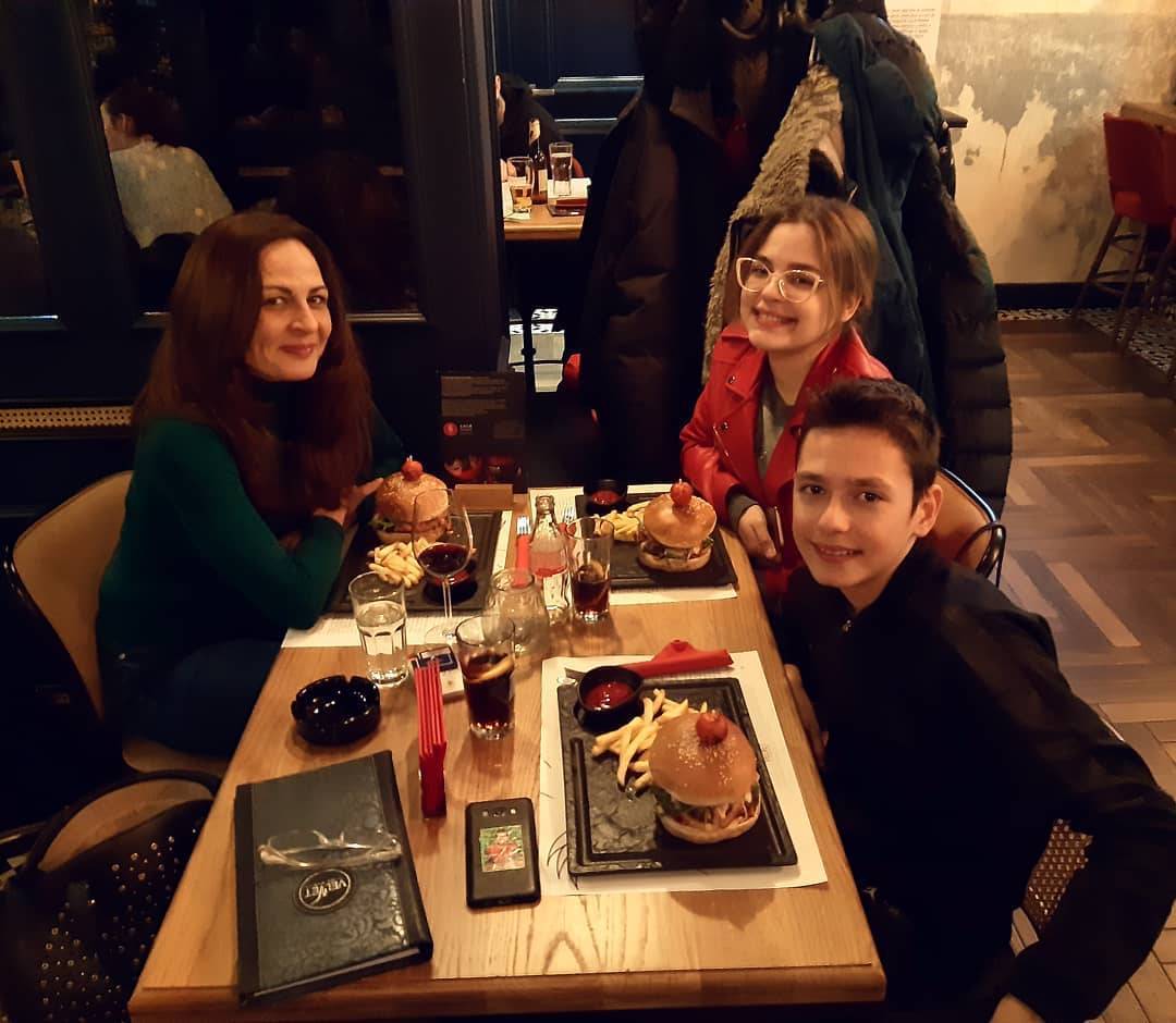 Deca pevačice PRVI PUT JAVNO progovorila o njoj, Tanja priznala: ''Trebalo bi da sam SEBI PRVA'' 2 db1e047ebd704dbc4c22692d46916e842e107489