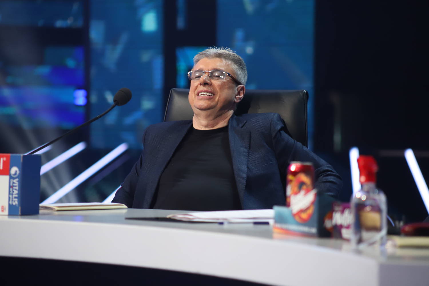 Viki u prvi plan ISTAKLA DEKOLTE, a Popovićev KOMENTAR JE HIT! 5 dce3fb207f7bebd745981ed7afca9901d2a740ac