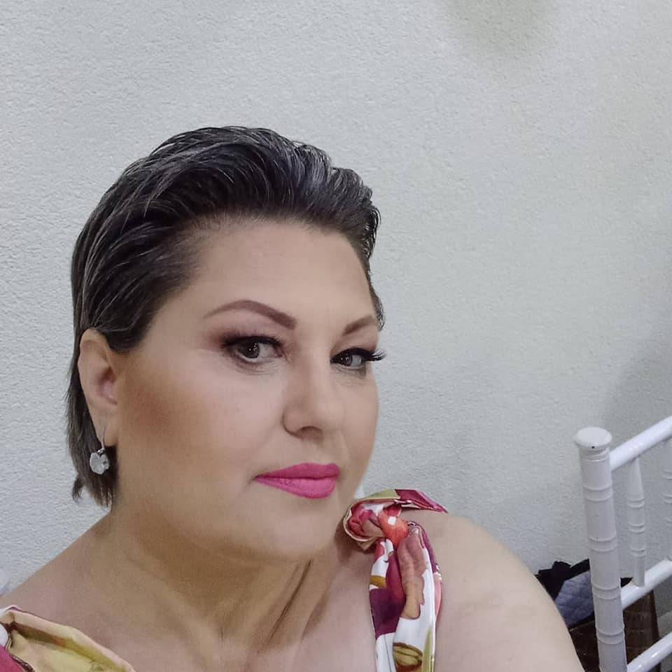 Pevačica obolela od RAKA i smršala 30 kilograma: "Bila sam očajna, OBRIJALA sam sama glavu" 3 de6d2edc656fe5ac062f5cfe5a12d3020833ebc5