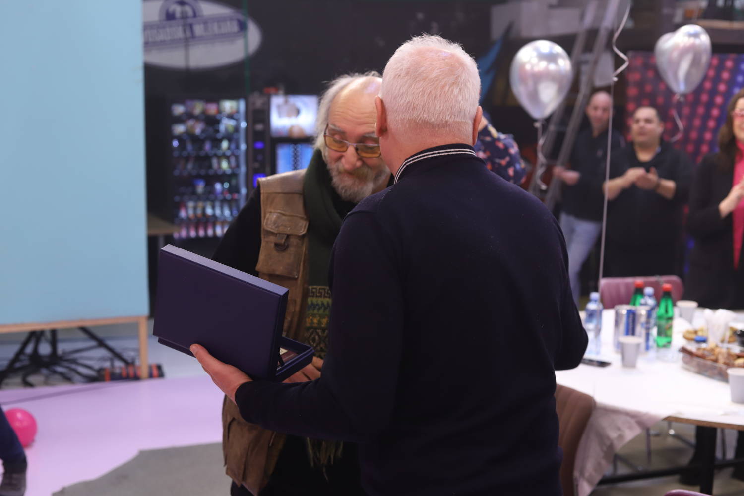 ''Ovo mi DAJE SNAGU da radim još sa vama'' Grandov fotograf u SUZAMA nakon ŽURKE IZNENAĐENJA (VIDEO) 4 df96f3706fef3c06b4d9d012919e44254a640674
