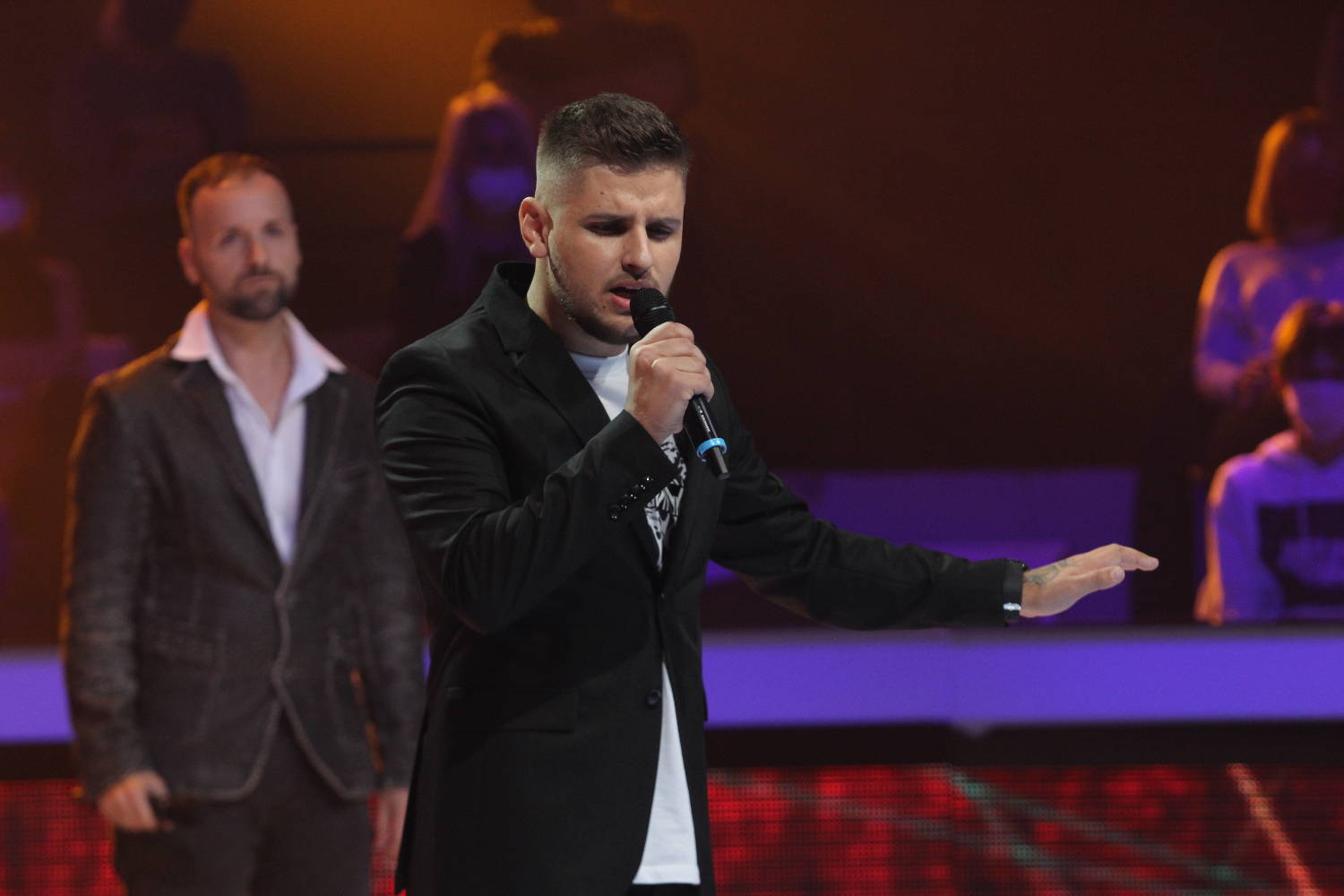 NE MOGU VIŠE DA IZDRŽE "Zovite malo predsednika države da ocenjuje ZVEZDE GRANDA", poručio žiri 2 dfbb8f78028ba709e44a407ba4d8e228ee008c3b