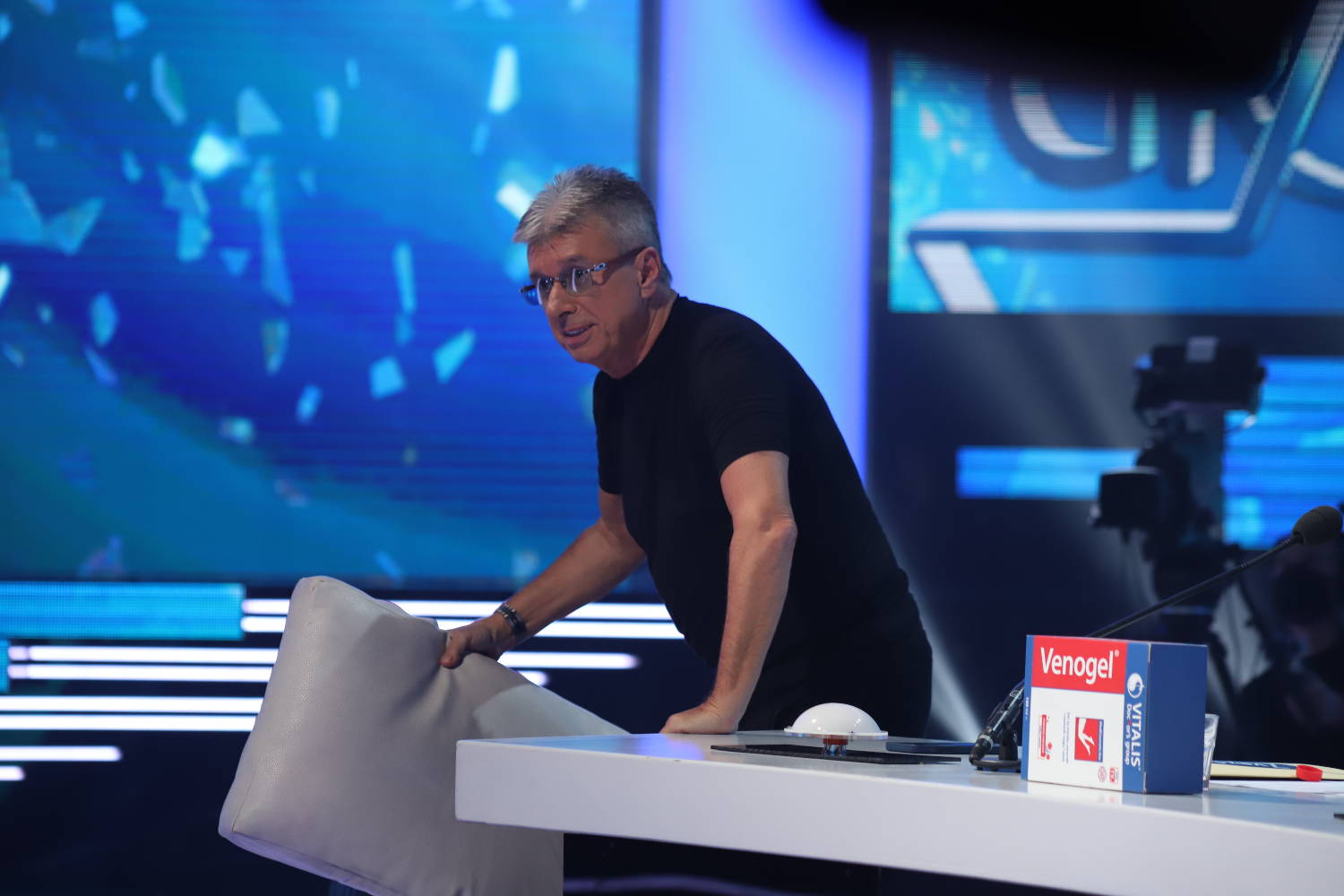 PLJUŠTALE ŠESTICE: Ozbiljna borba KANDIDATA, ali i MENTORA (VIDEO) 7 dfdc2475e14fbfa59d85b62e7f5c7c838d1c8ac6
