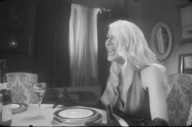 SRCE DA TI PUKNE: Grupa Đogani posvetila spot Marini Tucaković (VIDEO) 3 e2a68dfd6074d9820f883cb6d4f47027b228d79d
