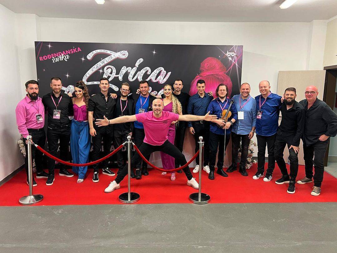 Kakvo IZNENAĐENJE: Čolke i Nina Badrić ukrstili glasove, Sofra PUCA OD PONOSA (VIDEO) 2 e35ce8a0b93e971aba7c5050b50da726d1da8c5e