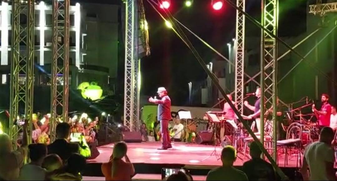 Haris Džinović prvi put zapevao u Trebinju, EMOCIJE koje je izazvao dugo će se PAMTITI (VIDEO) 2 e367a68a2f13a052fb639c302607b609fe0e8de5