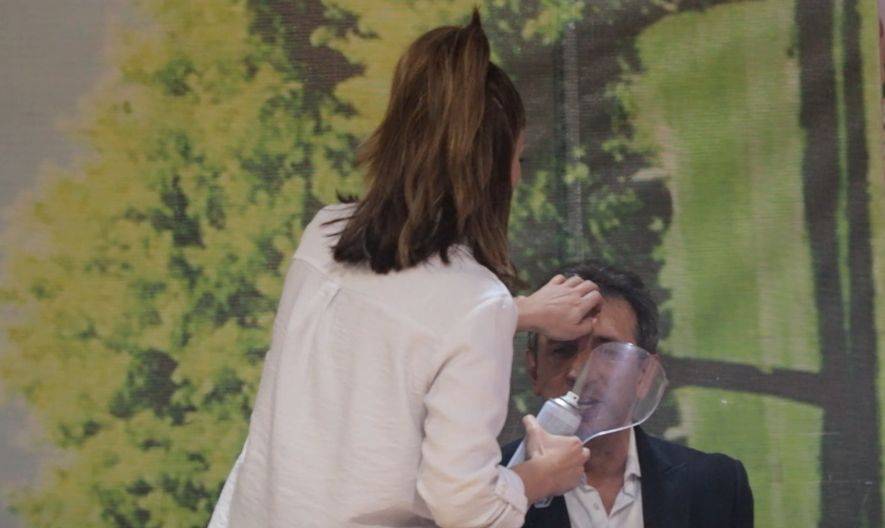 Dragana Katić i Sanja Vučić BLISTAJU u elegantnim izdanjima, Žika RASPOLOŽENIJI nego ikad (VIDEO) 2 e5061b3ad0bafcbe4eaa85cca56cafcbbb9f89e2