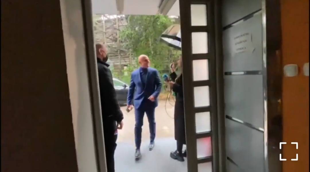 PRKOSE KIŠI: Ceca SIJA kao Nova godina, a tek da vidite rokerku Maru i Bekutu (VIDEO) 2 e56d5b622b6cd5c66620dfbd162b41ac8745745d