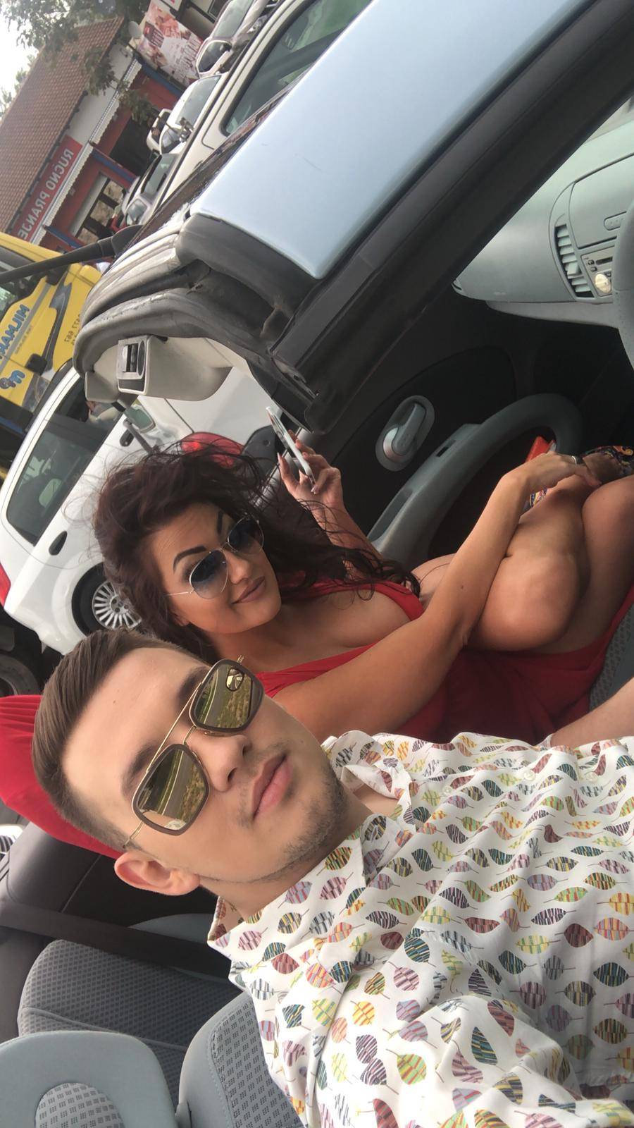 Sandra Rešić pokisla na snimanju spota, pa završila u apartmanu sa Urošem Živkovićem! (FOTO) 2 e775d464ef49c58cc1d67e763f94c1968811c716