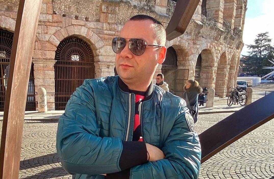 DOBRO ISKORISTIO SLAVU? Nećete verovati u šta je pevač uložio sav zarađeni novac (VIDEO) 2 e8e2860208c04b78ca2b900d5f4a039328f225c6