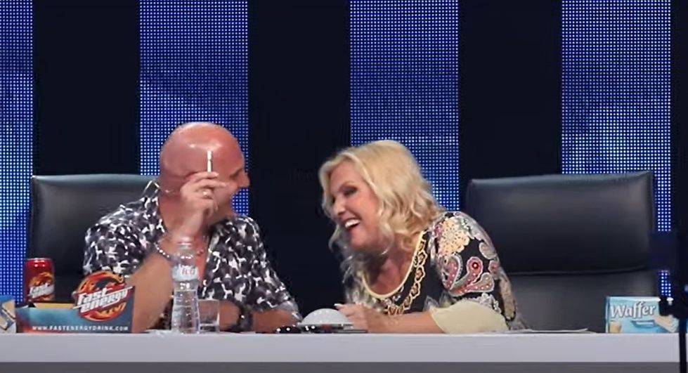 IZA KULISA: Marija OTELA CECI telefon, Sneža i Mili udarili po TRAČ PARTIJI (VIDEO) 6 e8faa302265b388877e4303cc6b03af77e275bf2