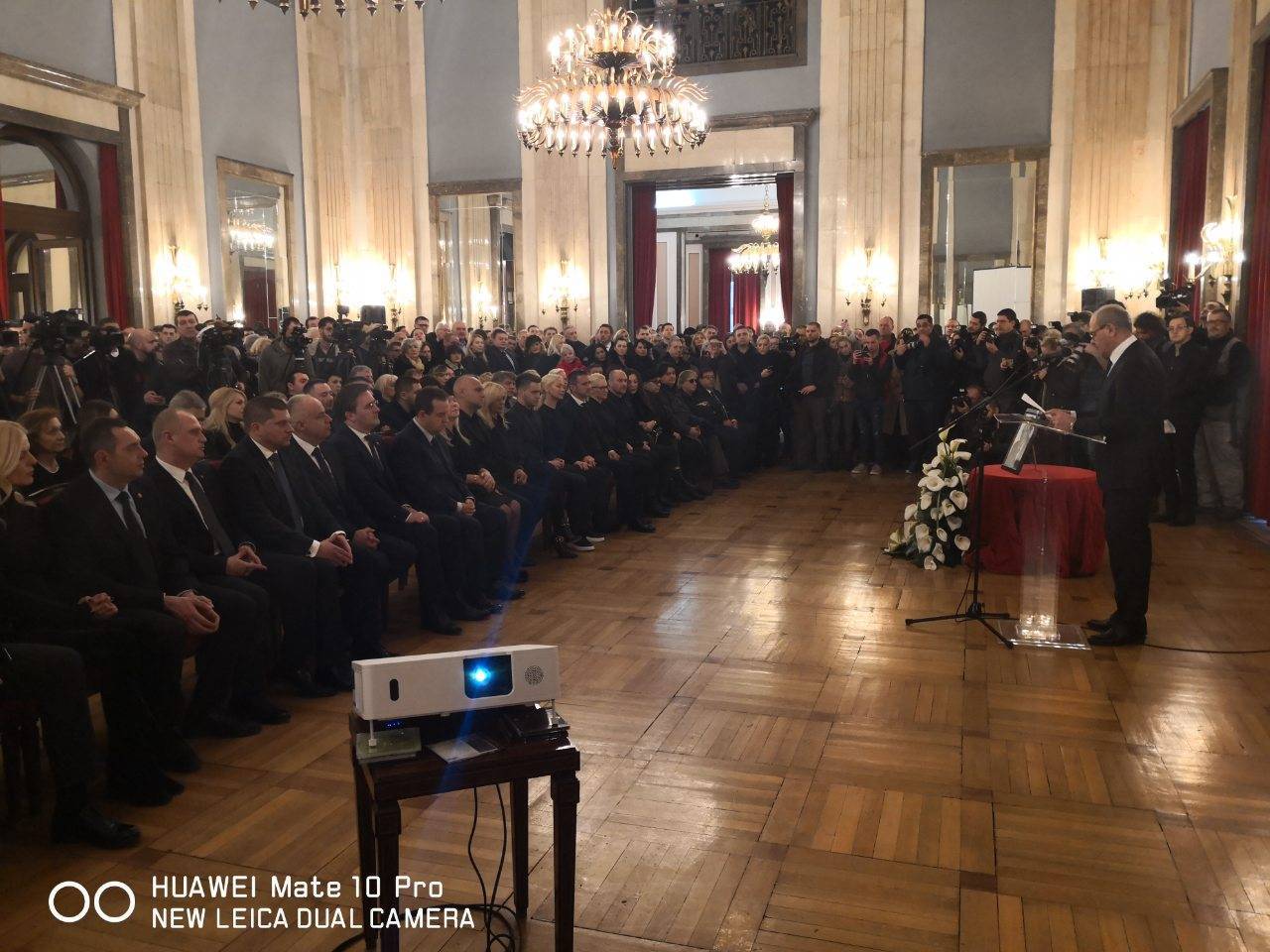Godina prođe, tuga nikad: Danas je tačno godinu dana kako je KRALJ tragično nastradao! 4 eece49ae8882e9d7515946a30dfd927b8dc5987b