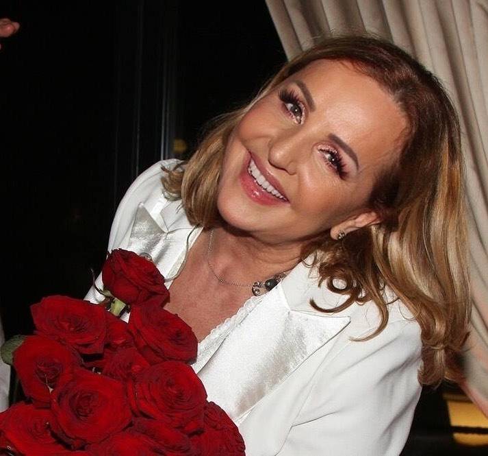 Ana Bekuta danas slavi rođendan, a evo od koje voljene osobe je stigla PRVA ČESTITKA (FOTO) 2 efb3dbb67b60ef62b084cc4f3a4152a9264a8390
