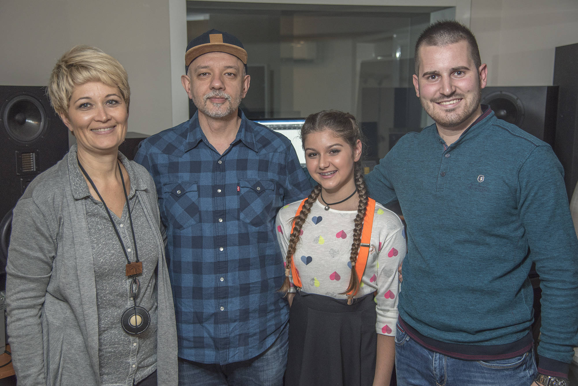 MIA SMILJANIĆ: Snima svoju prvu pesmu! 3 f0445a97044fbbb113cf555ecdd747f72e8fded5
