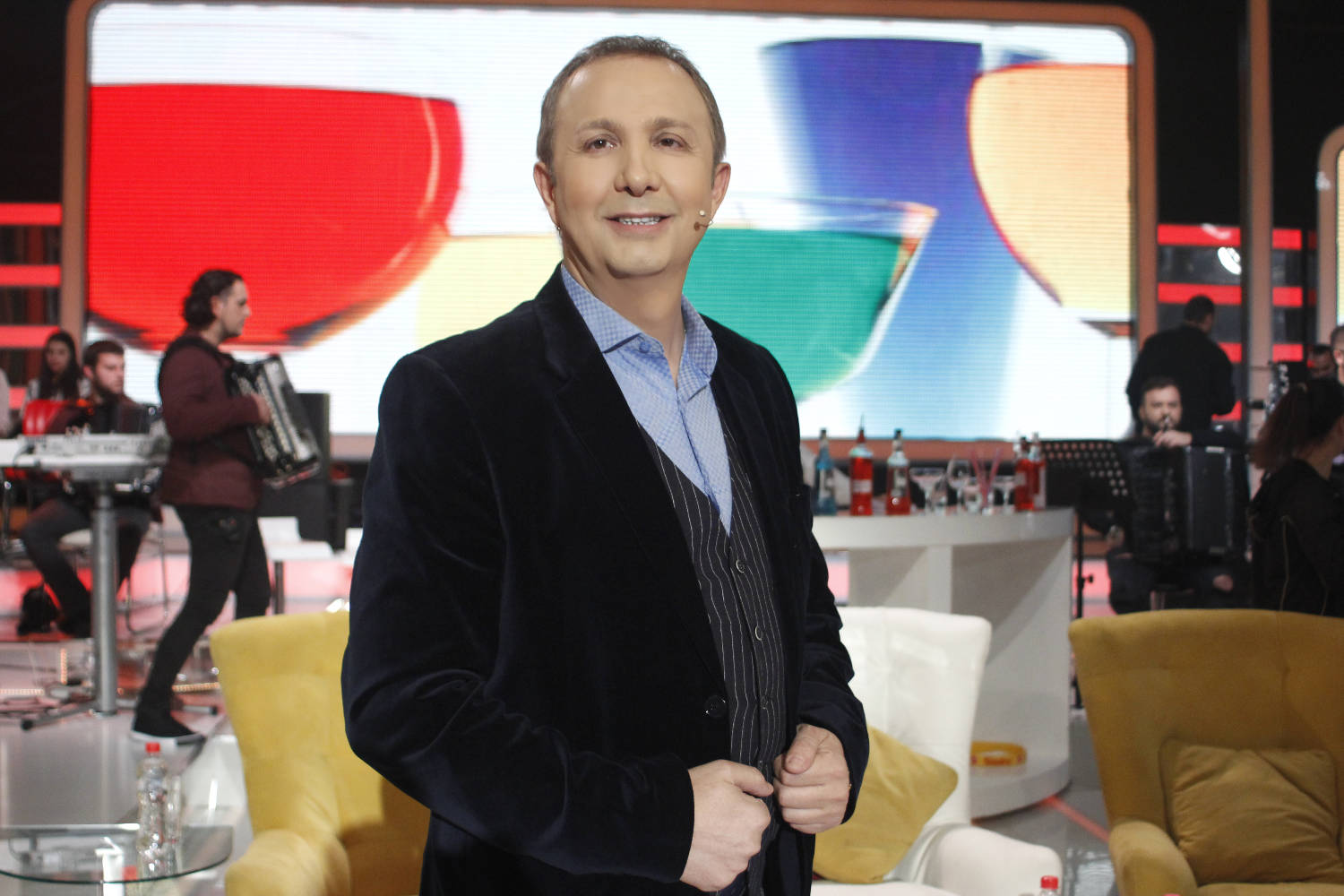GRAND KOKTEL: Naše muzičko uživanje ponedeljkom! 2 f20d1b02d41a06597daa017bc606074d1c2b772e