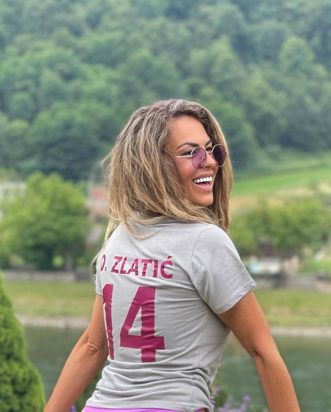 PRIČA O NJENOM OŽILJKU ŠALJE VAŽNU PORUKU: "Gledali su me kao da sam SELJANČURA" 3 f344cef513e03c83934efbd7722949ea5a73ce6b