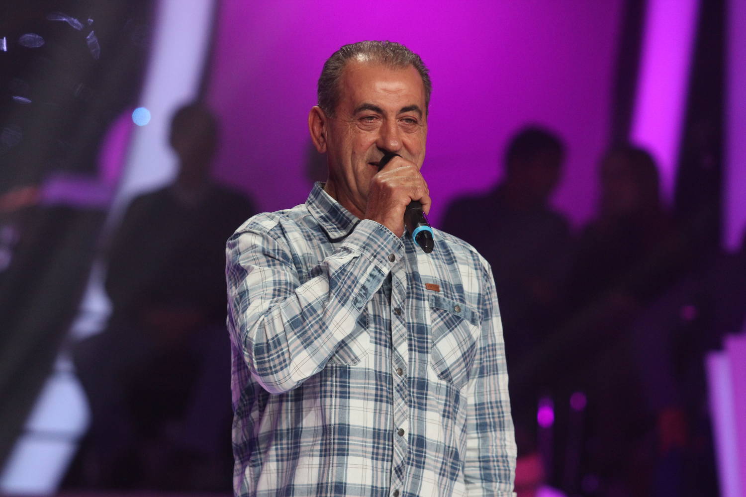 VRAGOLAN: Umeo je da se potuče na svirkama, a imao je OGROMNU tremu u NIKAD NIJE KASNO (FOTO) 2 f4fffa01f0205c3040a82c0057266d300dc5dd88