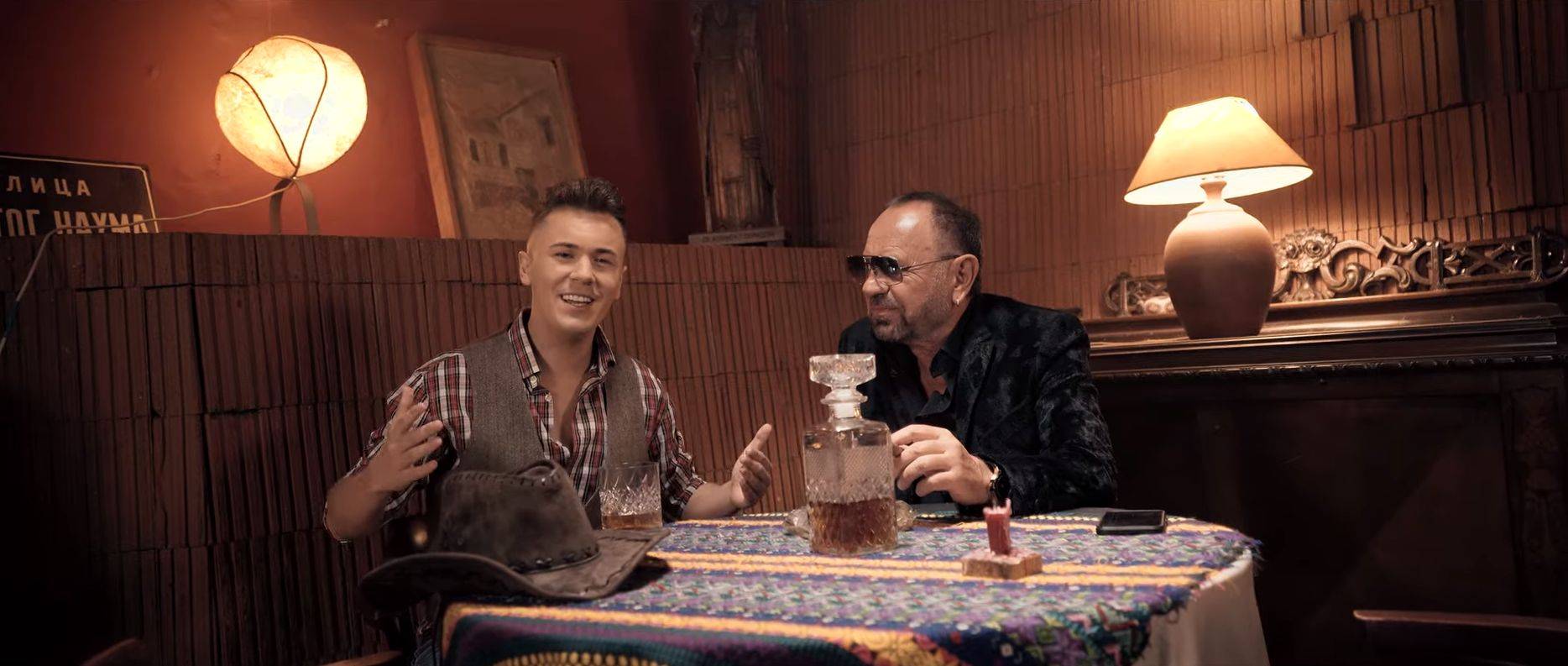 Mile Kitić ukrstio glas sa mladom pevačkom nadom: "LEGENDA I NASLEDNIK" tvrde fanovi (VIDEO) 2 f6c0aba75e8cf000aa3d175c2d8cc76465dcf8f3