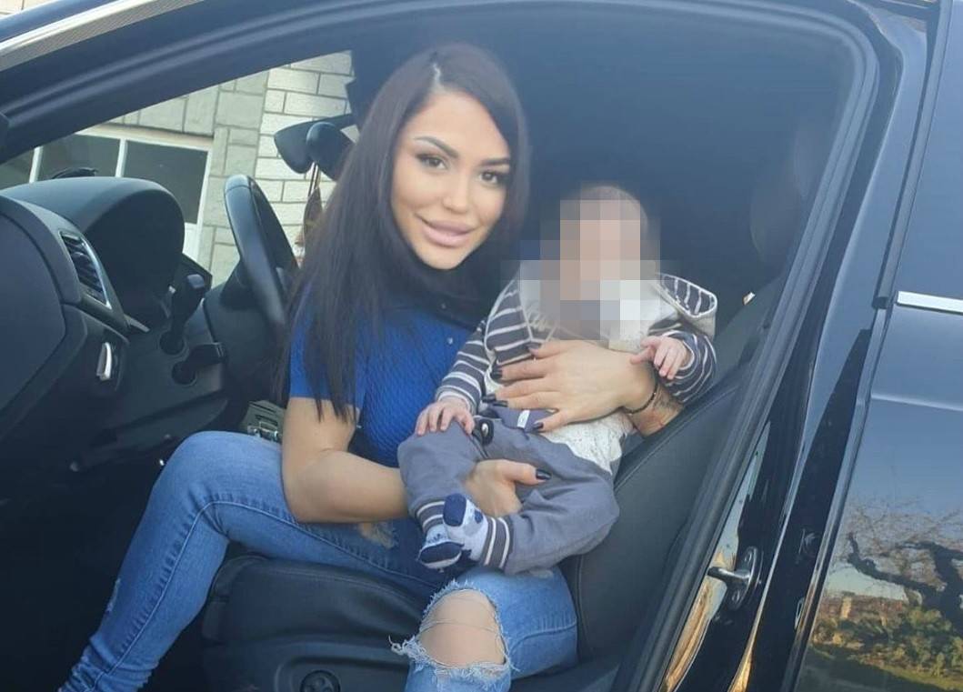 U ZAGRLJAJU NAJDRAŽIH Aleksandra Mladenović tokom izolacije sa porodicom u Žitorađi (FOTO) 2 f6d212050e6e46890aa7f6f4b71bf058ae9b021c