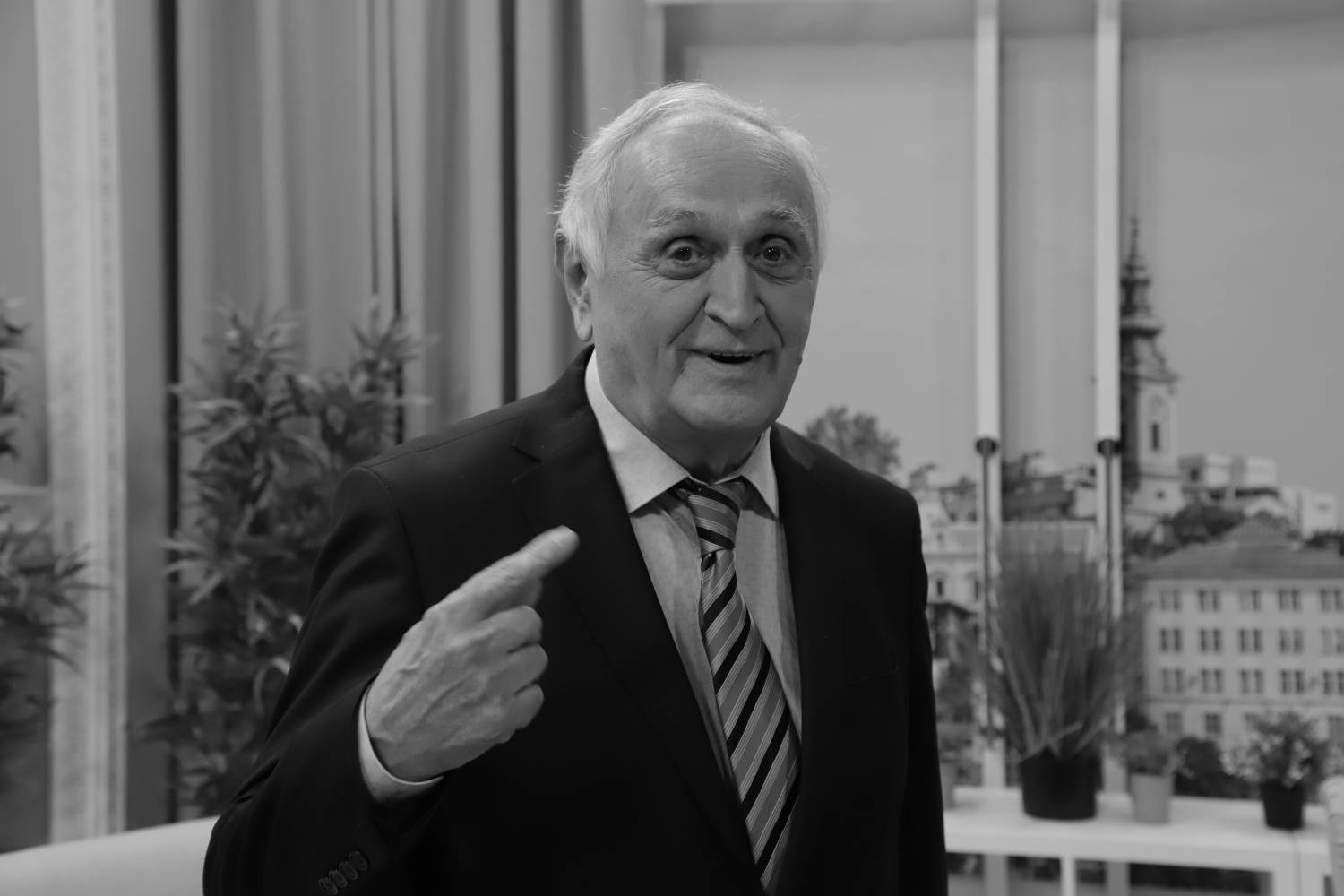 Preminuo Novica Negovanović, a evo kojim emotivnim rečima se Sofra oprostio od ove legende 2 f721e0037d33f9a8546c163a1ac6f7760a3ecda5