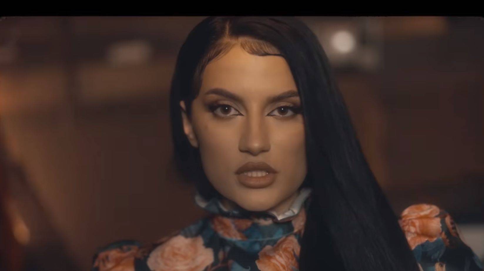 BARBARA POSVETILA PESMU DARKU LAZIĆU? Zbog pesme "DUPLO GORA" pljušte komentari (VIDEO) 4 f78a690f2273195132744303f706477273fb6f77
